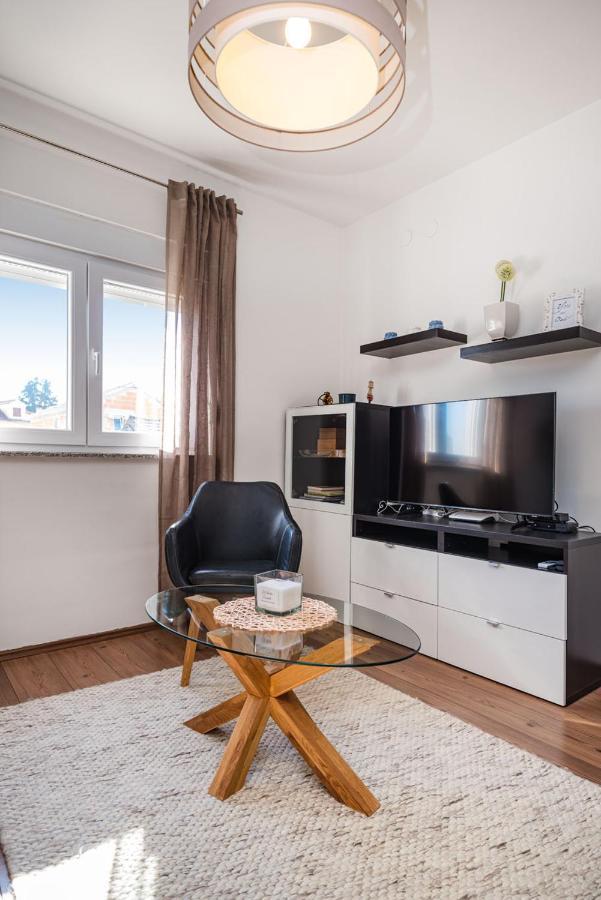 Apartment Karla Zara Esterno foto