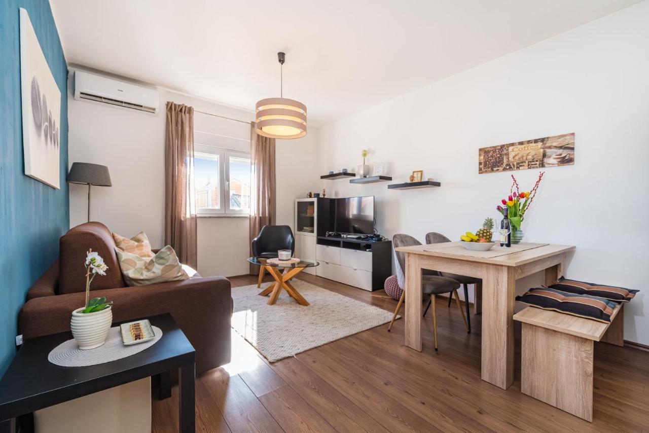 Apartment Karla Zara Esterno foto